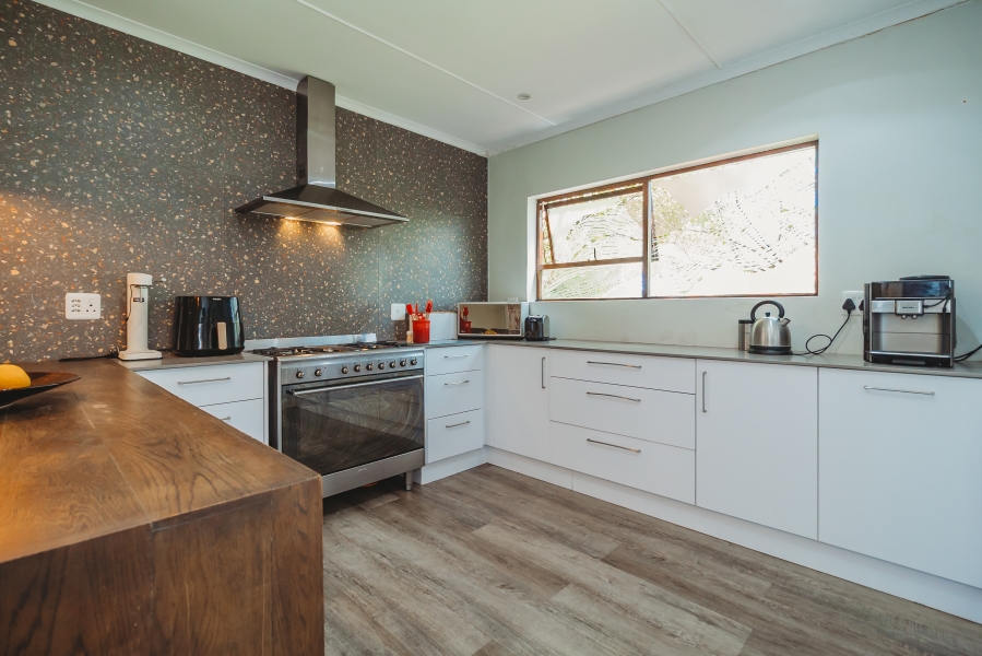 4 Bedroom Property for Sale in Loerie Park Western Cape